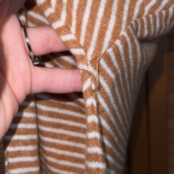 Forever 21 Sweater - Picture 5 of 7